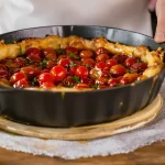 Fondante, caramélisée, prête en moins de 30 minutes : cette tatin salée d’avril remplace vos tartes aux tomates