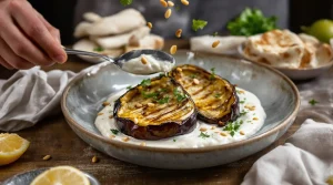 « On aurait dit un plat de resto ! » : depuis que je sers mes aubergines rôties ainsi, on me croit chef